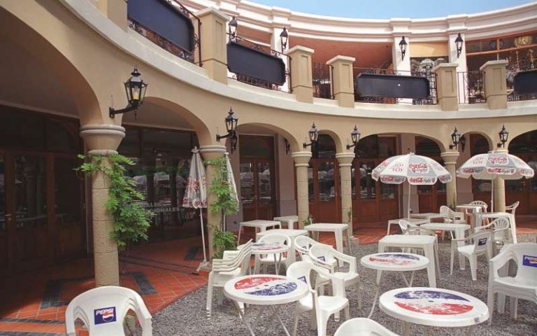 Paseo Pueblo Español, Gesell