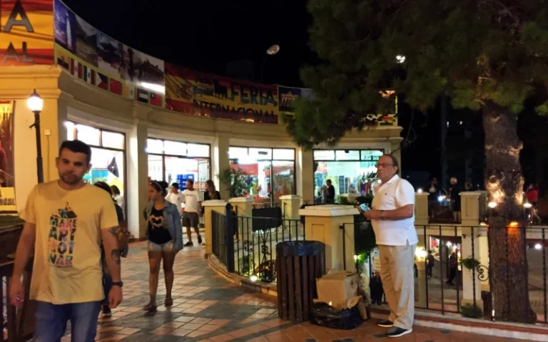 Paseo Pueblo Español